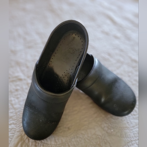 Dansko Womens Leather Clogs Size 39 (Size 8.5-9) - Picture 2 of 9